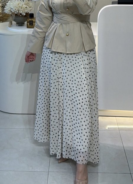 تنورة polka dots