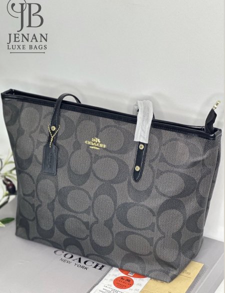 COACH حجم كبير