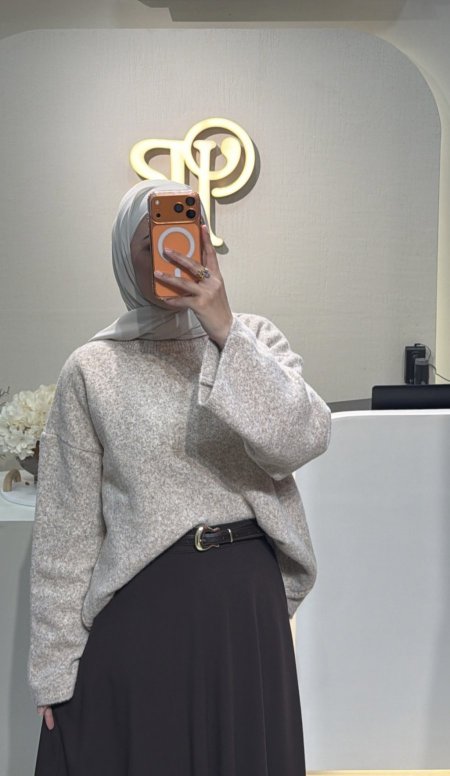 بلوزة صوف سادة